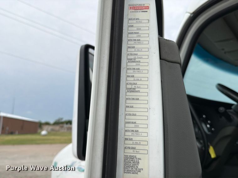 image for item EX4108 2014 Kenworth T680 semi truck