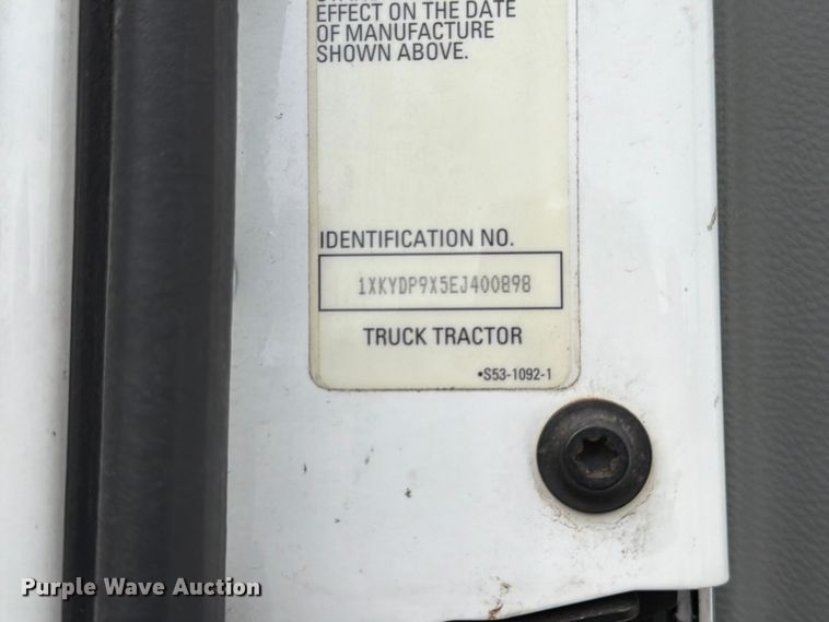 image for item EX4108 2014 Kenworth T680 semi truck