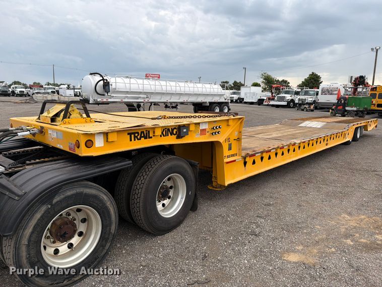 2007 Trail King TK70HT-502 drop deck hydraulic tail equipment trailer