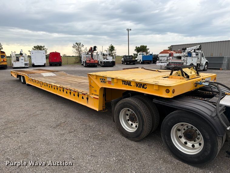 image for item FB5028 2007 Trail King TK70HT-502 drop deck hydraulic tail equipment trailer