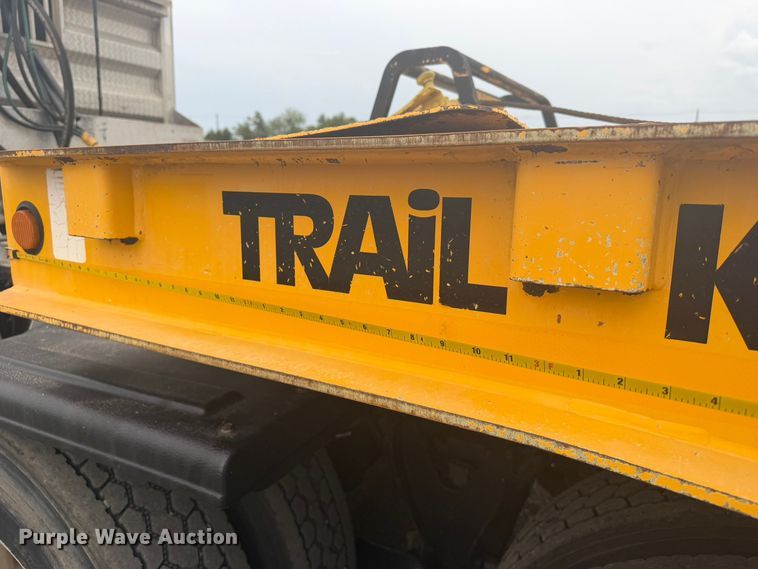 image for item FB5028 2007 Trail King TK70HT-502 drop deck hydraulic tail equipment trailer