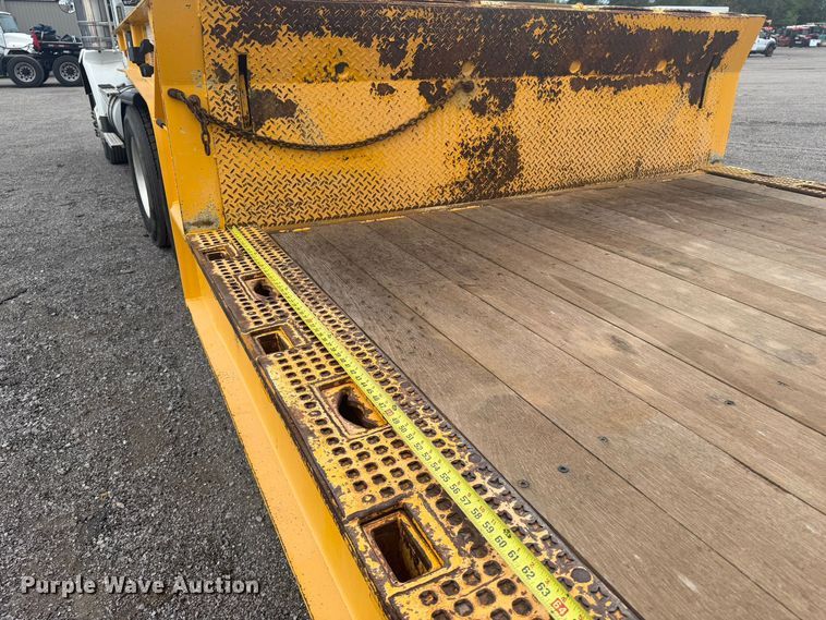 image for item FB5028 2007 Trail King TK70HT-502 drop deck hydraulic tail equipment trailer