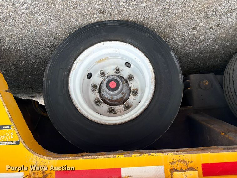 image for item FB5028 2007 Trail King TK70HT-502 drop deck hydraulic tail equipment trailer