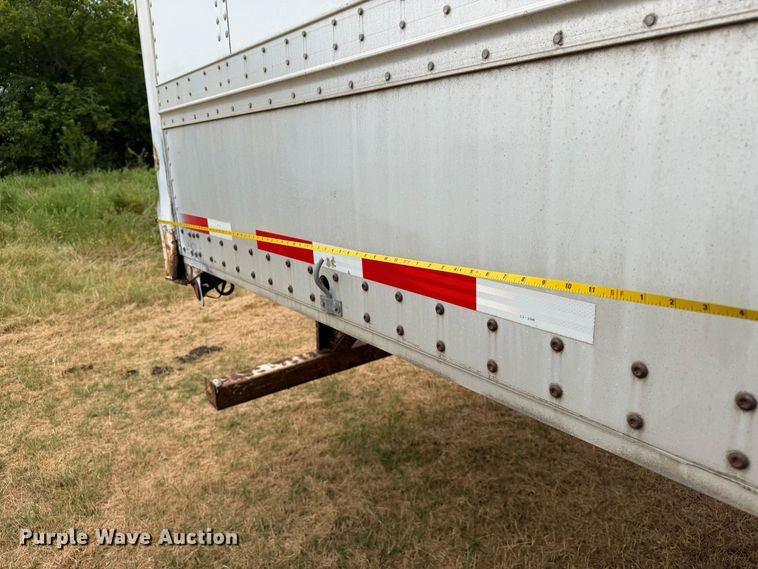 image for item FB5029 2010 Wabash dry van trailer