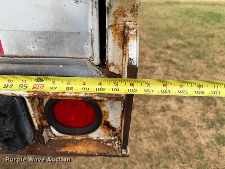 image for item FB5029 2010 Wabash dry van trailer