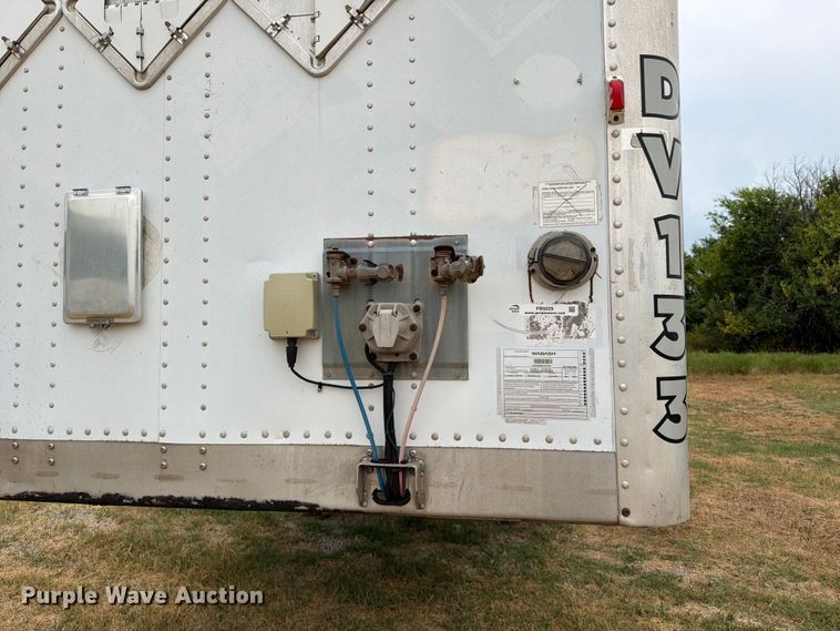 image for item FB5029 2010 Wabash dry van trailer