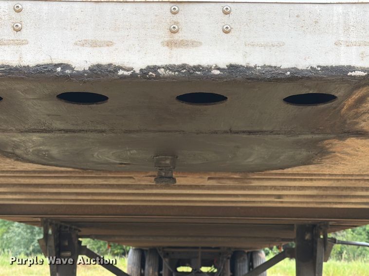 image for item FB5029 2010 Wabash dry van trailer
