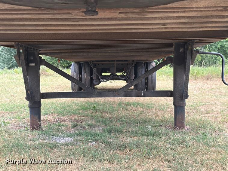 image for item FB5029 2010 Wabash dry van trailer