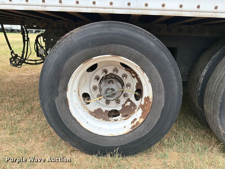 image for item FB5029 2010 Wabash dry van trailer