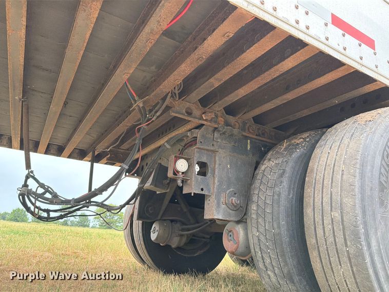 image for item FB5029 2010 Wabash dry van trailer