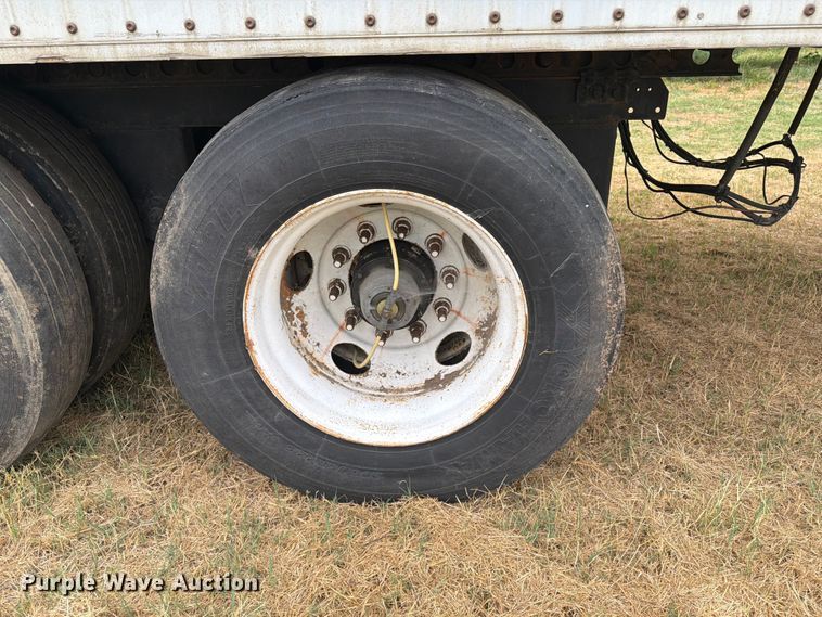 image for item FB5029 2010 Wabash dry van trailer