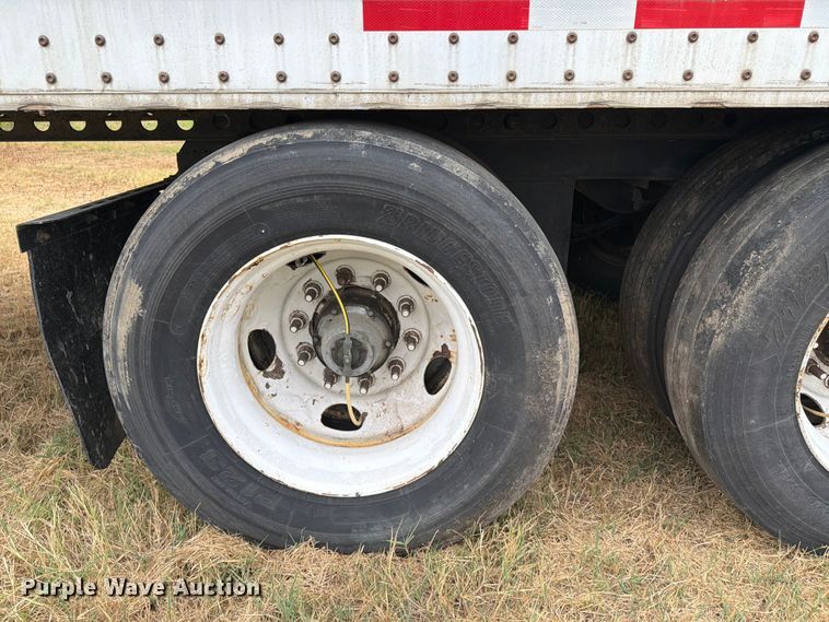 image for item FB5029 2010 Wabash dry van trailer