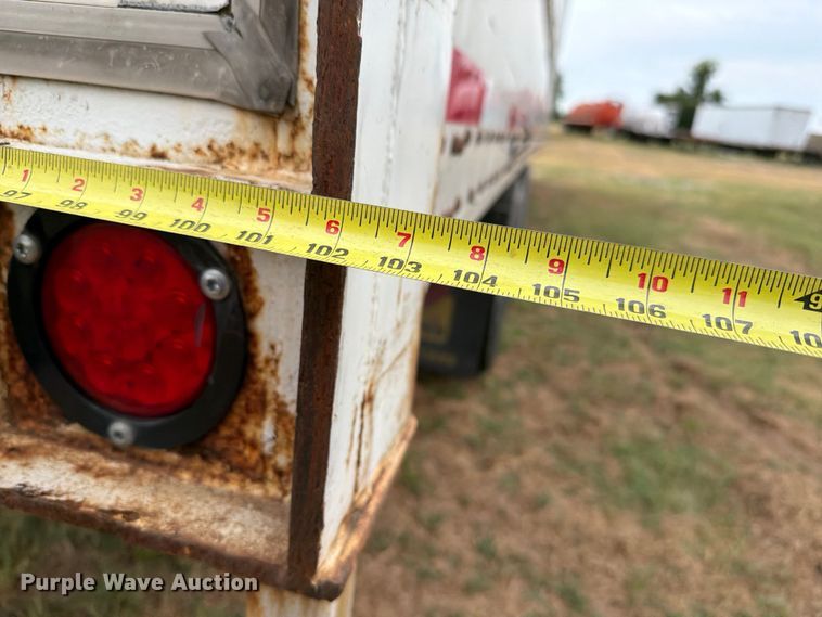 image for item FB5031 2012 Wabash dry van trailer