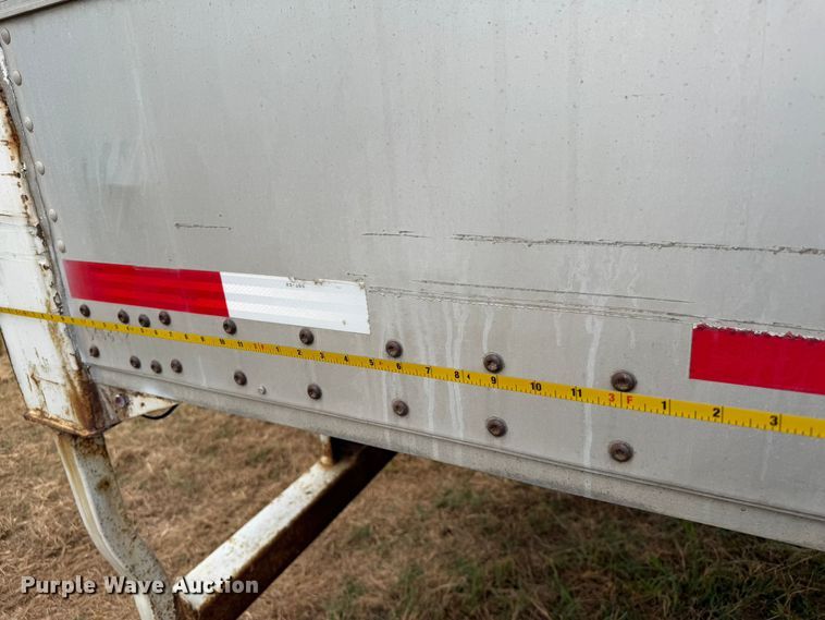 image for item FB5031 2012 Wabash dry van trailer