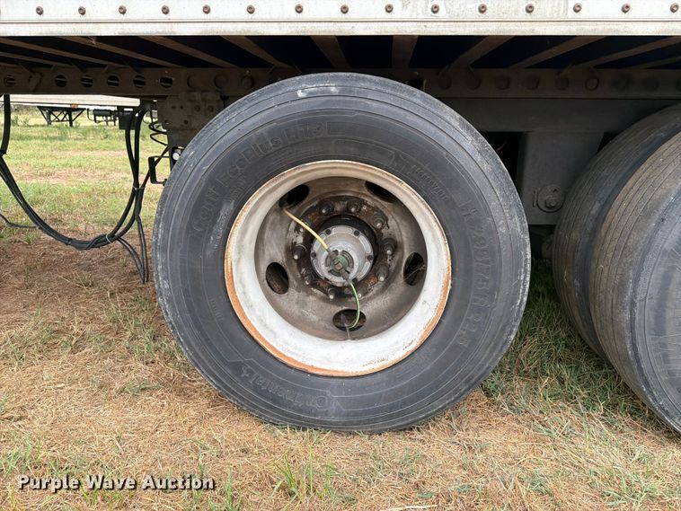 image for item FB5031 2012 Wabash dry van trailer
