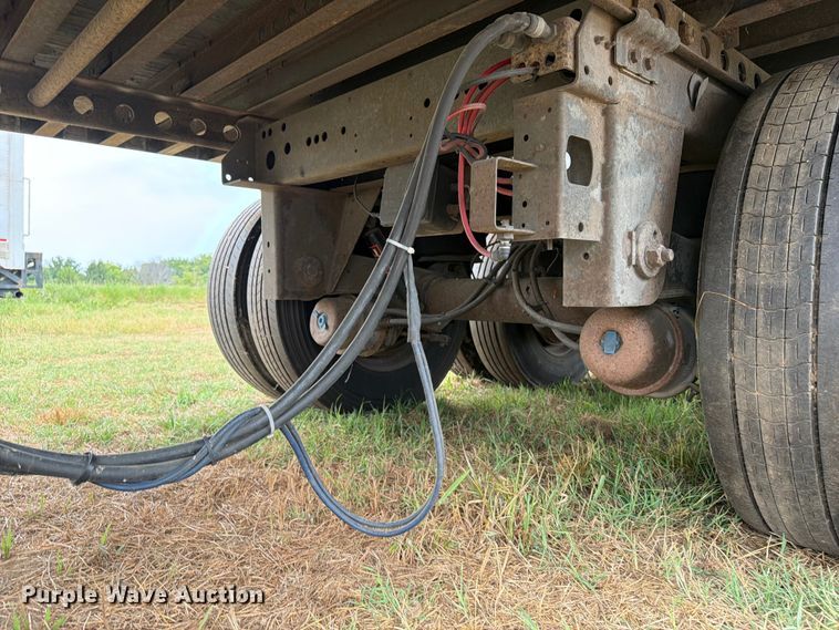 image for item FB5031 2012 Wabash dry van trailer