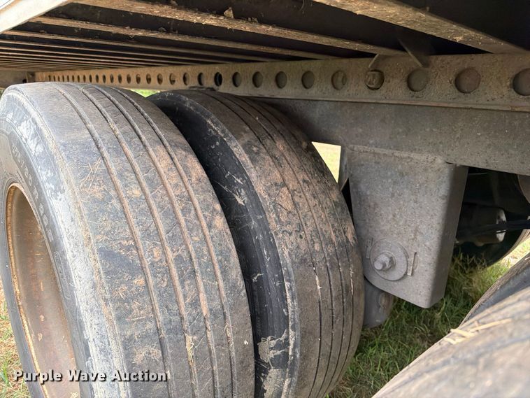image for item FB5031 2012 Wabash dry van trailer