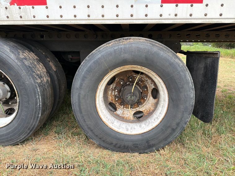 image for item FB5031 2012 Wabash dry van trailer