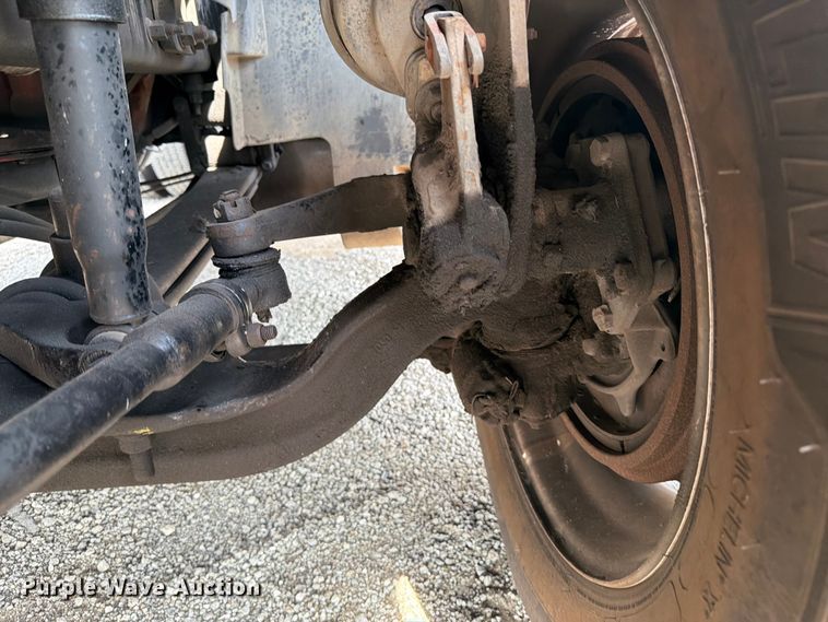 image for item FB5046 2008 Volvo VNL semi truck