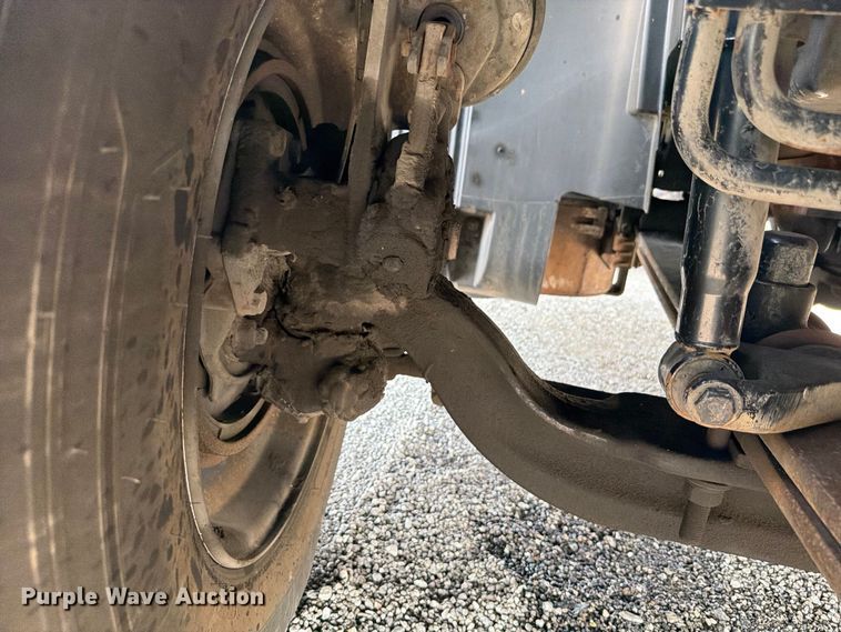 image for item FB5046 2008 Volvo VNL semi truck