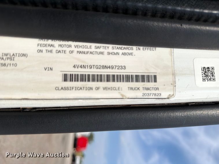 image for item FB5046 2008 Volvo VNL semi truck