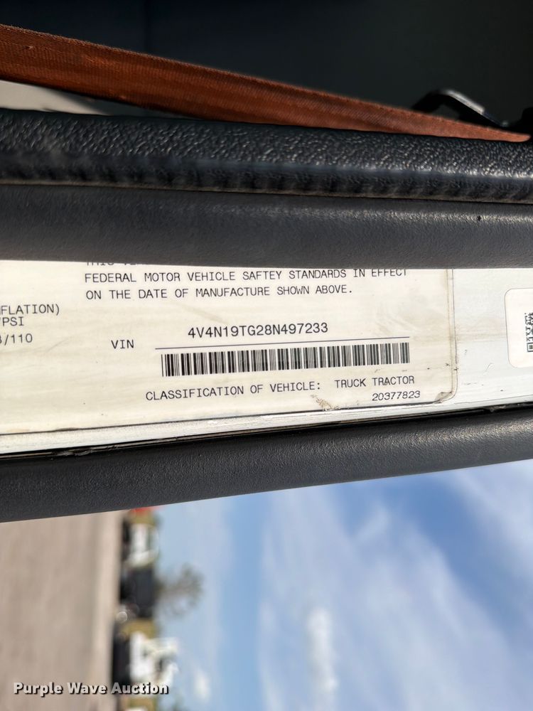 image for item FB5046 2008 Volvo VNL semi truck