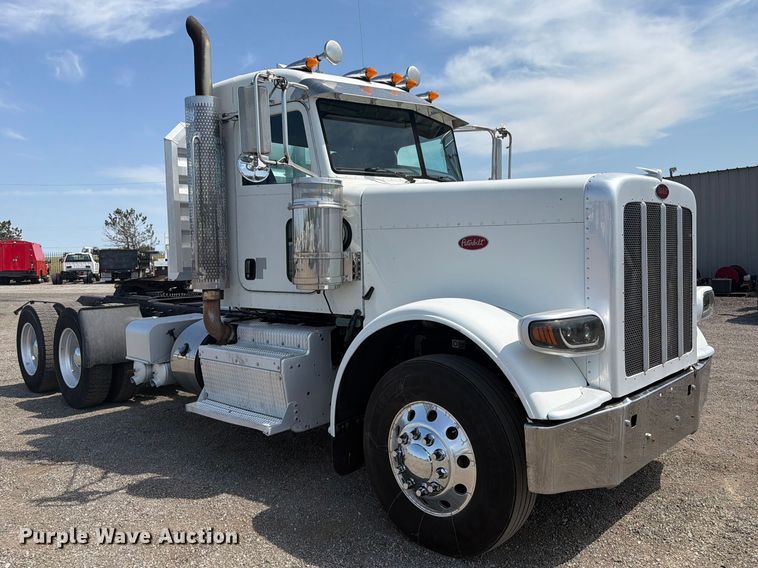 image for item FB5053 2012 Peterbilt 388 semi truck