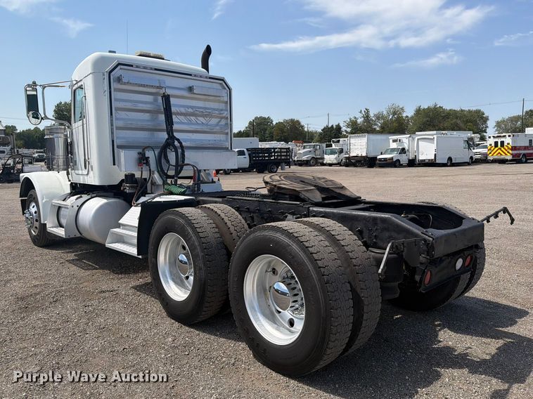 image for item FB5053 2012 Peterbilt 388 semi truck