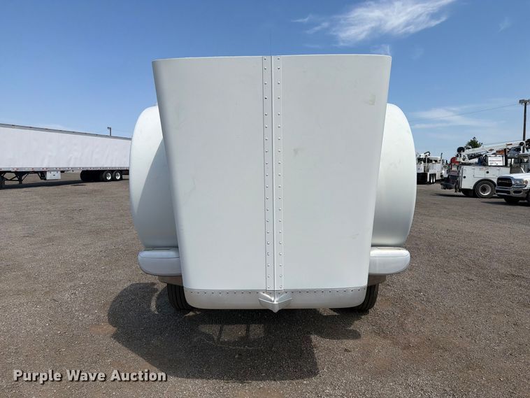 image for item FB5053 2012 Peterbilt 388 semi truck