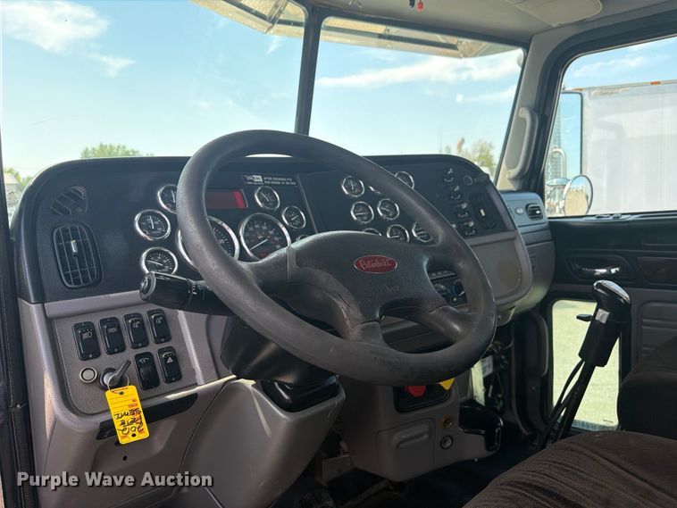 image for item FB5053 2012 Peterbilt 388 semi truck