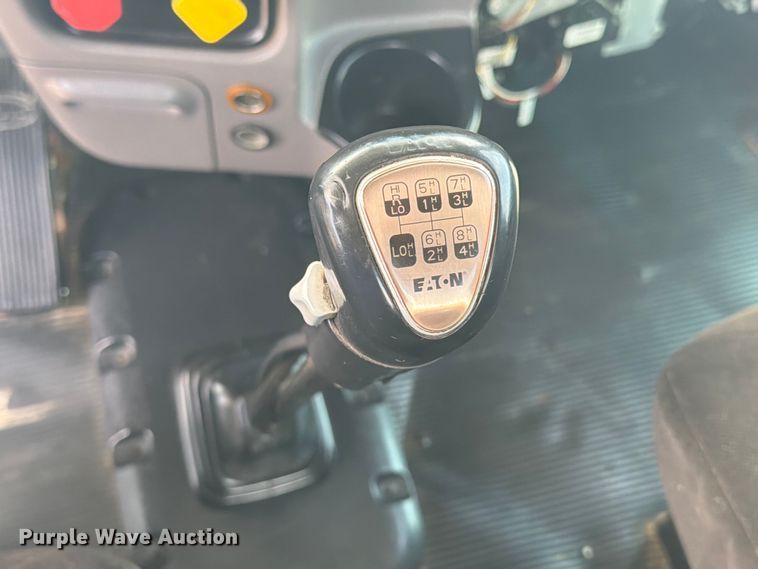 image for item FB5053 2012 Peterbilt 388 semi truck