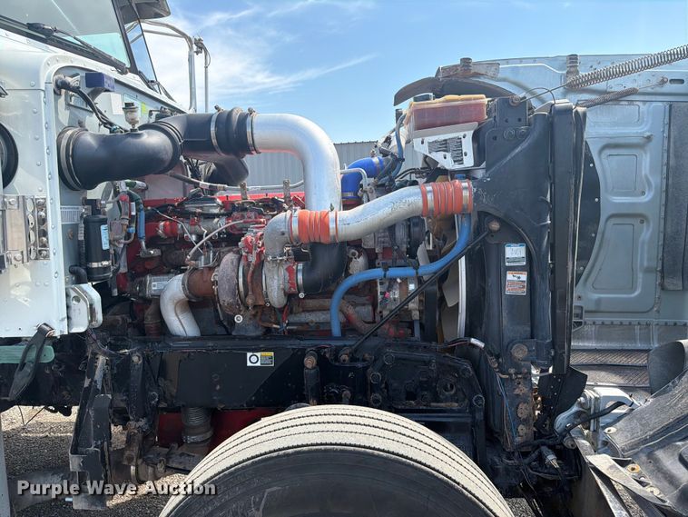 image for item FB5053 2012 Peterbilt 388 semi truck