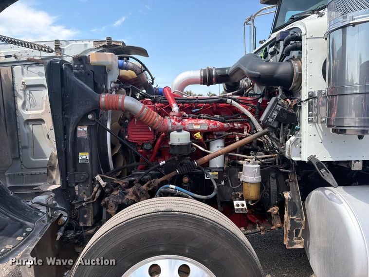 image for item FB5053 2012 Peterbilt 388 semi truck