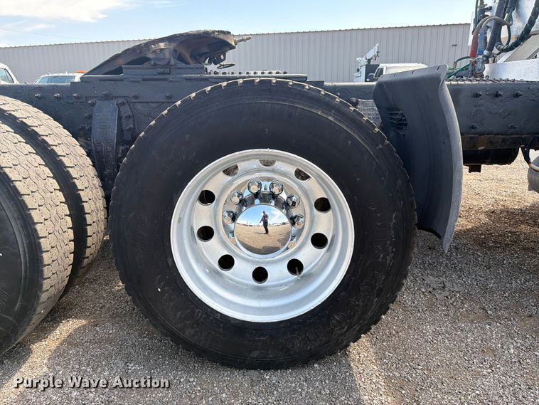 image for item FB5053 2012 Peterbilt 388 semi truck