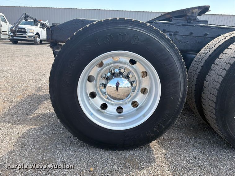 image for item FB5053 2012 Peterbilt 388 semi truck