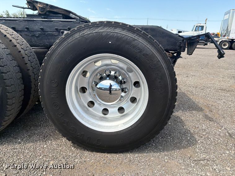 image for item FB5053 2012 Peterbilt 388 semi truck