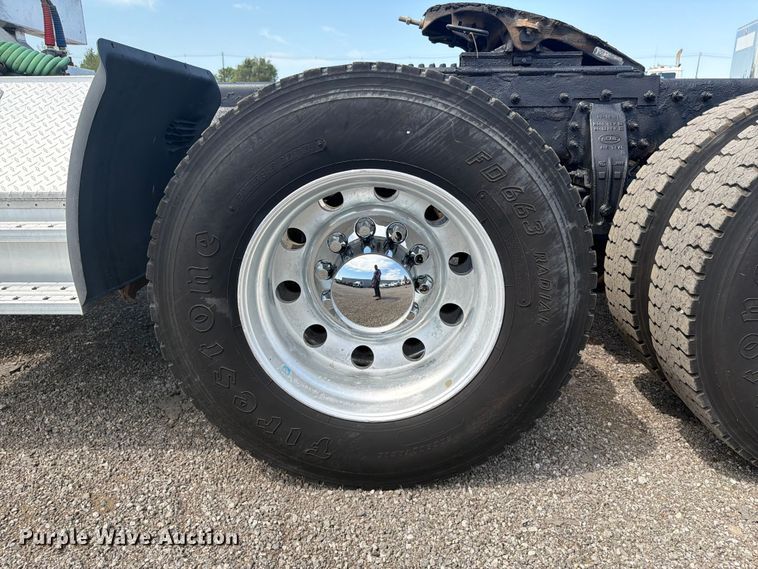 image for item FB5053 2012 Peterbilt 388 semi truck