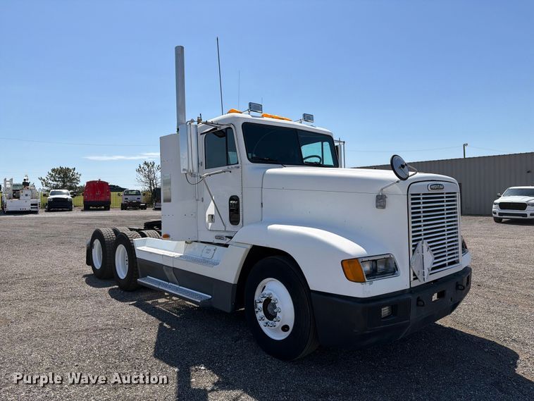 image for item FB5065 2000 Freightliner FLD120 semi truck