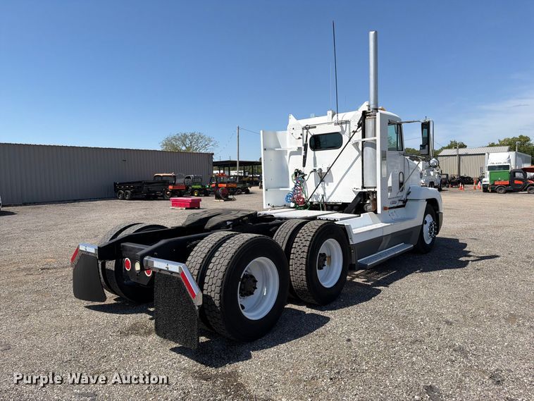 image for item FB5065 2000 Freightliner FLD120 semi truck