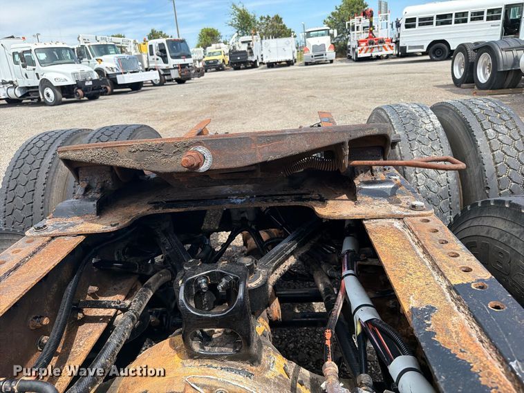 image for item FB5069 2013 Kenworth T660 semi truck