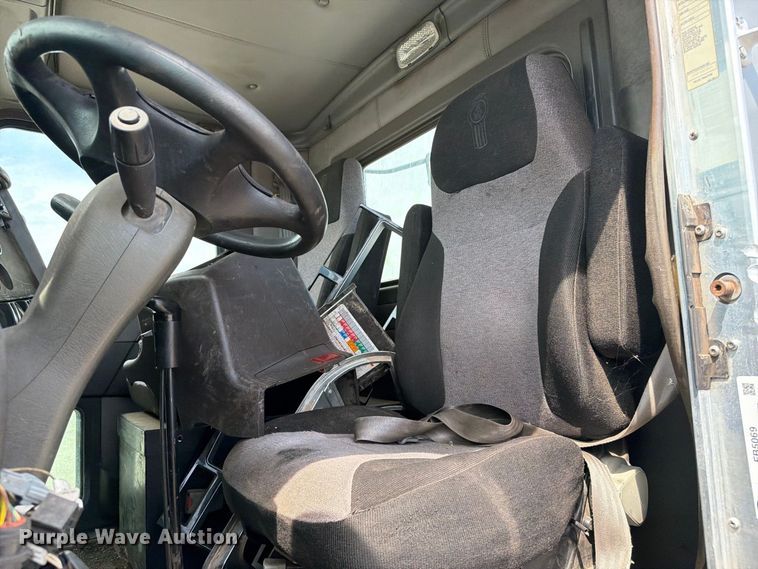 image for item FB5069 2013 Kenworth T660 semi truck