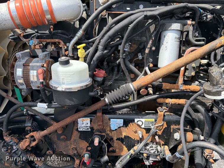 image for item FB5069 2013 Kenworth T660 semi truck