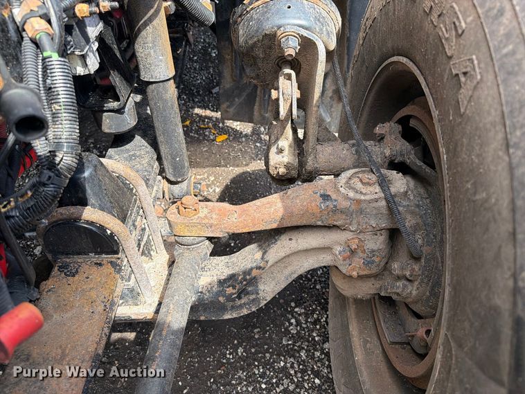 image for item FB5069 2013 Kenworth T660 semi truck