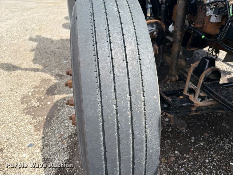 image for item FB5069 2013 Kenworth T660 semi truck