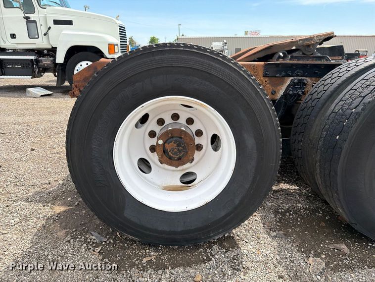 image for item FB5069 2013 Kenworth T660 semi truck