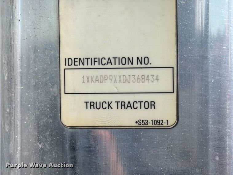 image for item FB5069 2013 Kenworth T660 semi truck