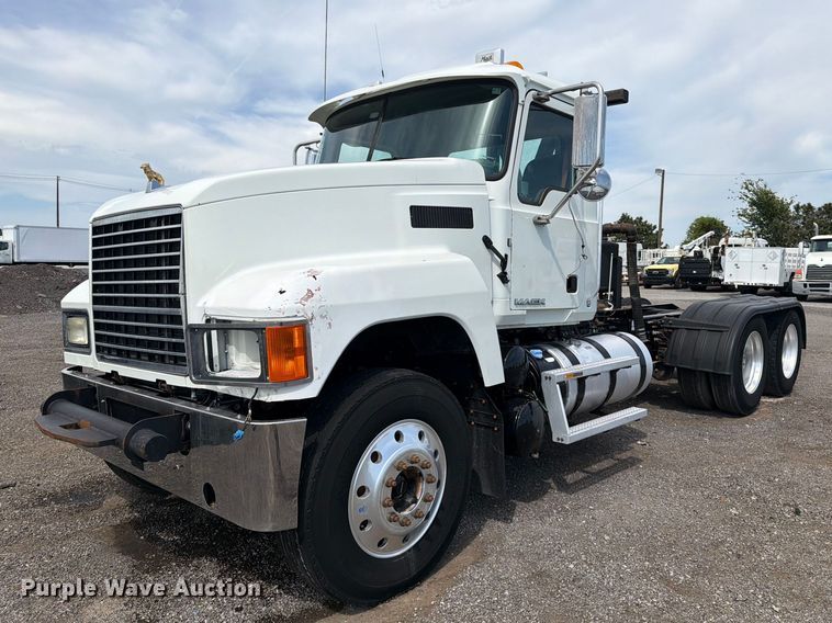 image for item FB5070 2018 Mack CHU613 truck cab and chassis
