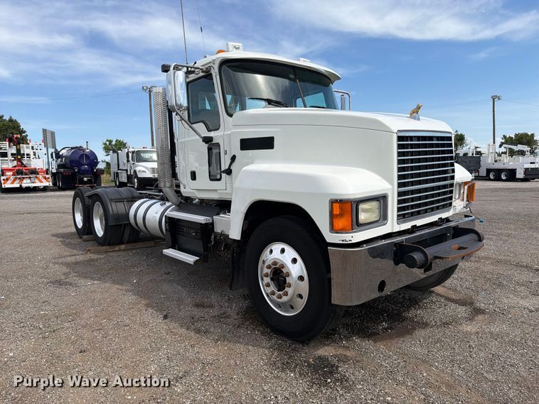 image for item FB5070 2018 Mack CHU613 truck cab and chassis