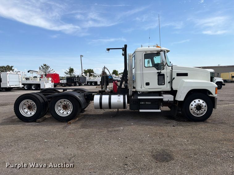 image for item FB5070 2018 Mack CHU613 truck cab and chassis