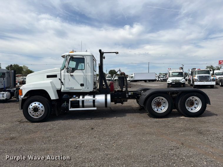 image for item FB5070 2018 Mack CHU613 truck cab and chassis